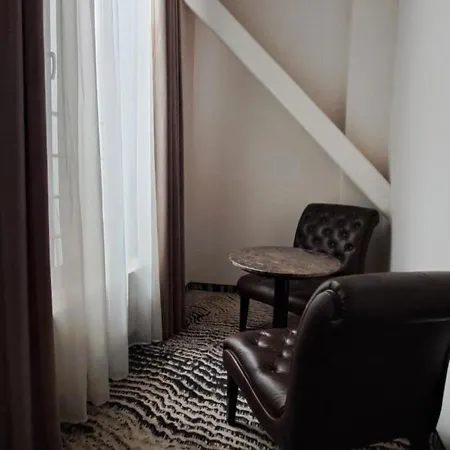 アパートホテル Embassy Romana ブカレスト