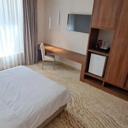 Embassy Romana 3*