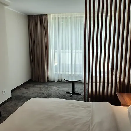 Aparthotel Embassy Romana 3*