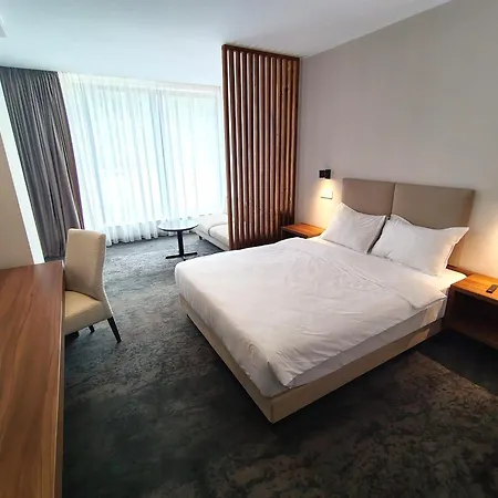 Embassy Romana 3*