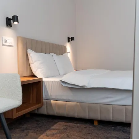 Embassy Romana 3*