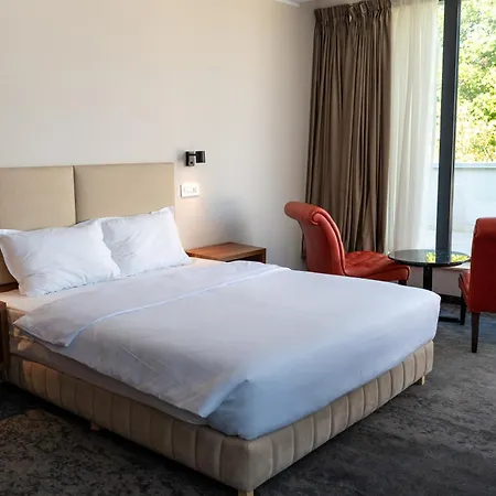 Embassy Romana 3*