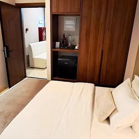 Aparthotel Embassy Romana