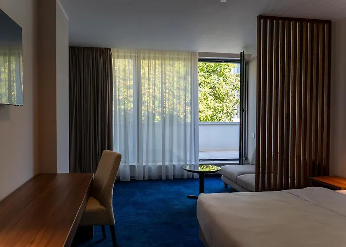 Embassy Romana 3* Bükreş