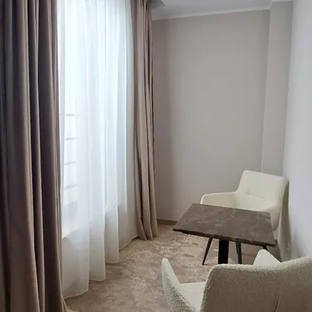 Aparthotel Embassy Romana 3*