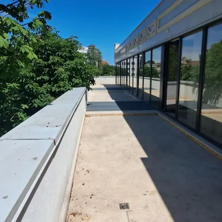 Embassy Romana Bukurešť