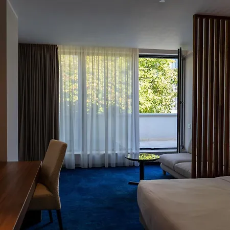 Embassy Romana 3* Bukurešť