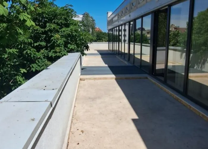 Embassy Romana Bukurešť
